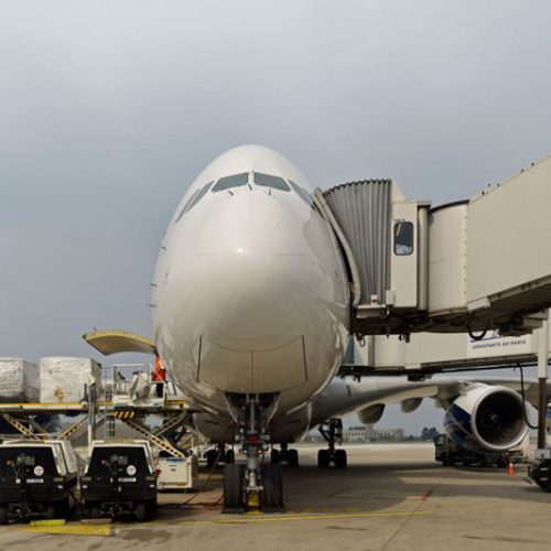 Voyage en autocar pour une visite guidée de l'aéroport d'Orly  pendant $une journée en groupe, une excursion ludique et culturelle