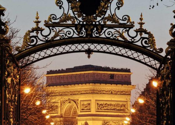 04_escapade_parisienne_01_monceau_champs_elysees_suite_voyage_discovery