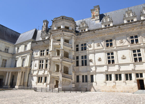 An emblematic Loire château: the Royal Château of Blois