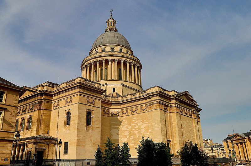 Discover the Latin Quarter from a Different Perspective