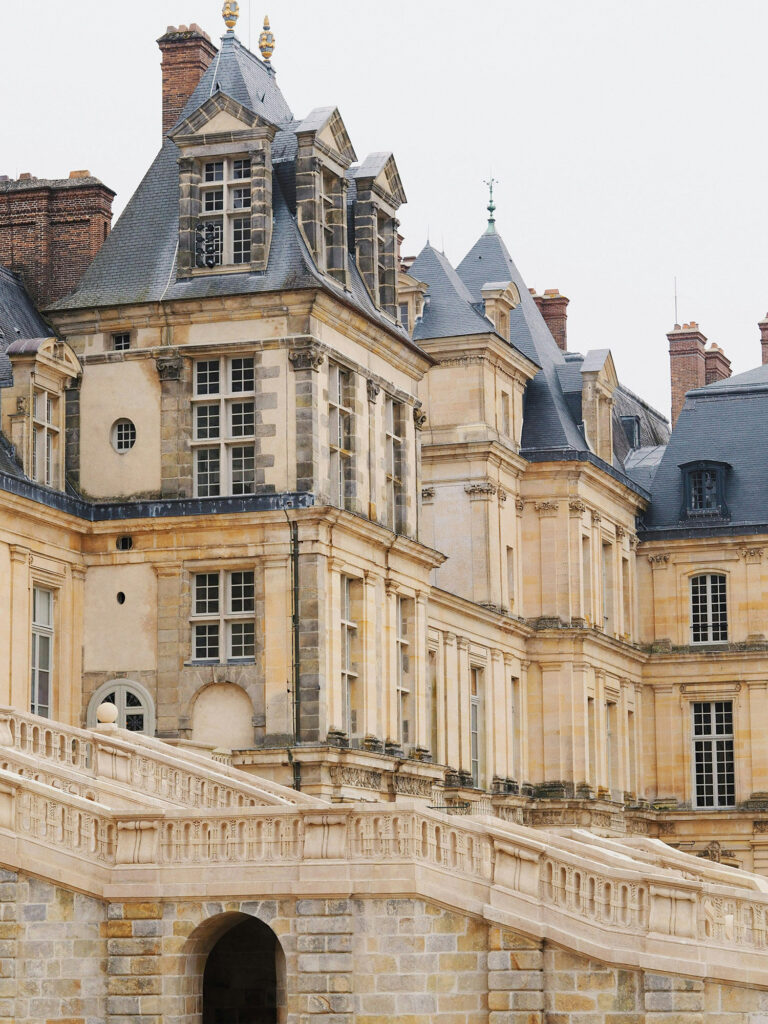 Escalier en fer‑à‑cheval et Cour des Adieux au château de Fontainebleau