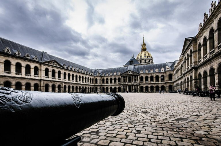 Hôtel des Invalides Paris - la Cour d'Honneur