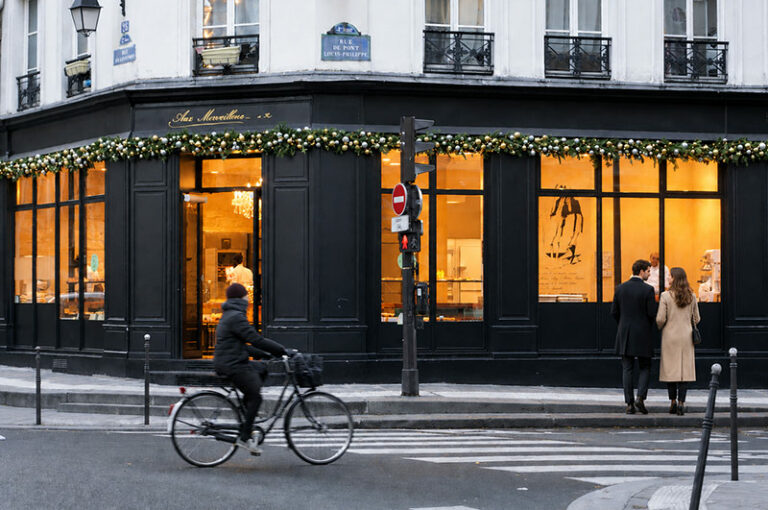 Rue le soir, Le Marais, Paris