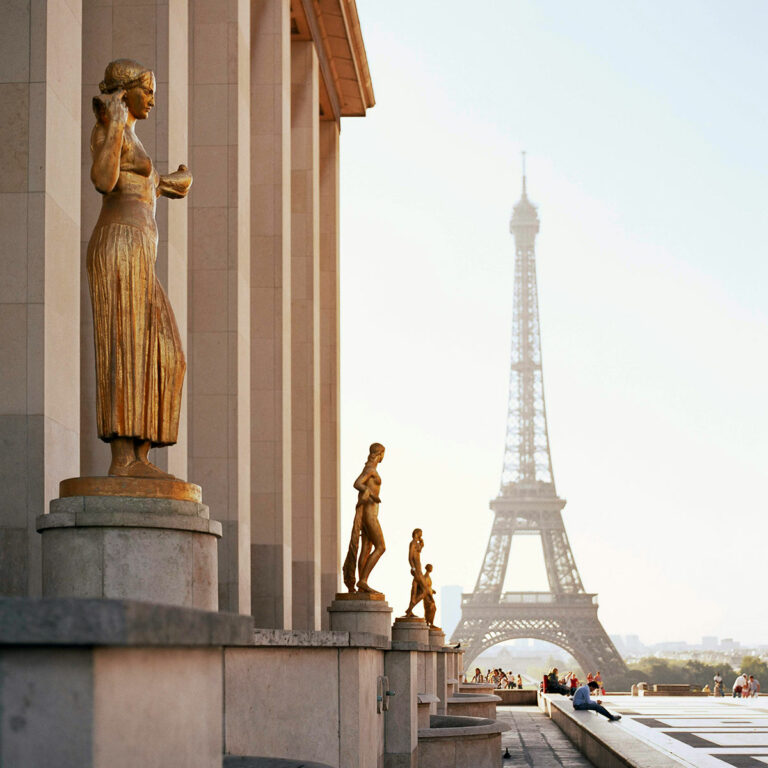 Palais de Chaillot facing the Eiffel Tower