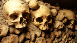 Paris secret et insolite : villages cachés et Catacombes